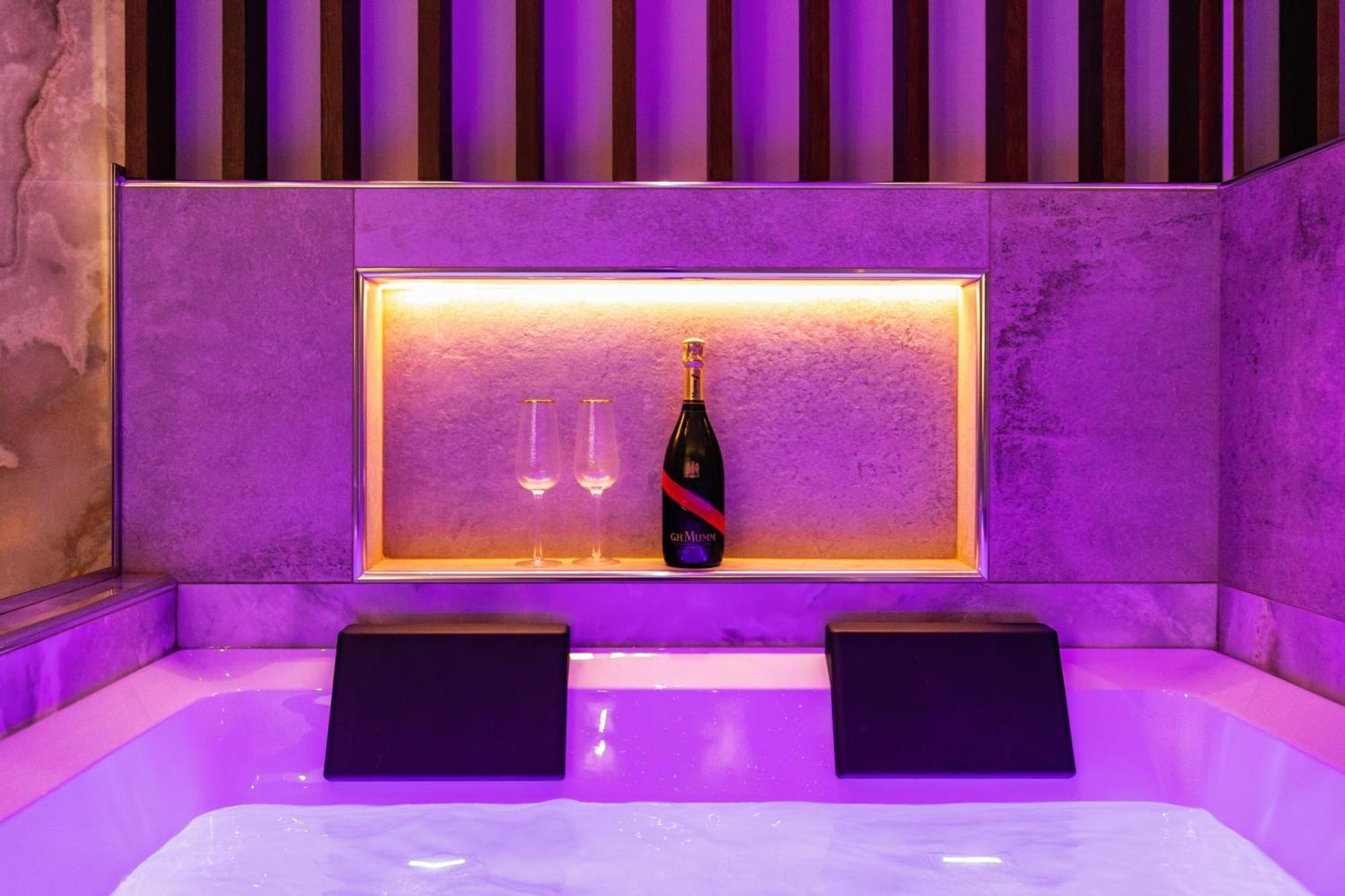 Готель Albadea Deco&Jacuzzi Рим Екстер'єр фото